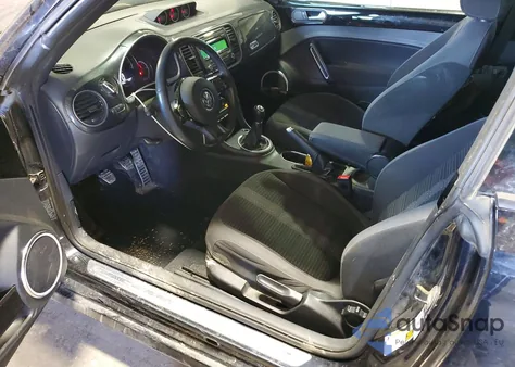 2014 Volkswagen Beetle Turbo z USA, uszkodzony, nr VIN 3VW4T7AT7EM635535